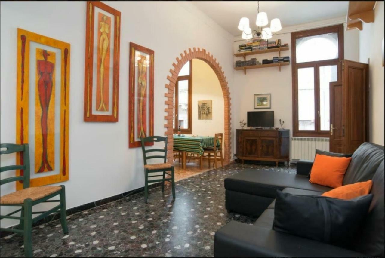 Balcone sul canale Veneţia Exterior foto